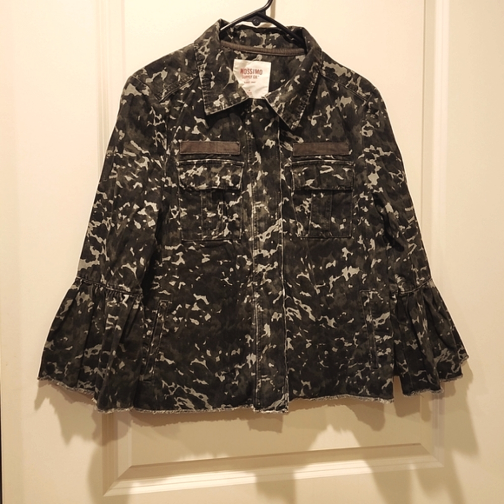 Mossimo camo jean jacket green and black